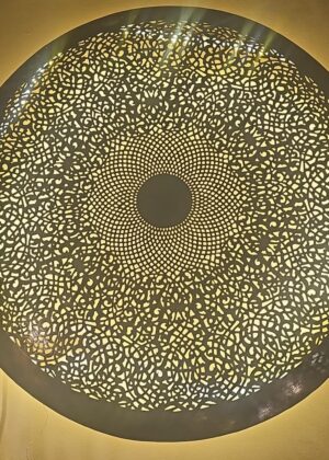 Abad Shams – Handgemaakte Koperen Hanglamp met Zonnebloem Patroon